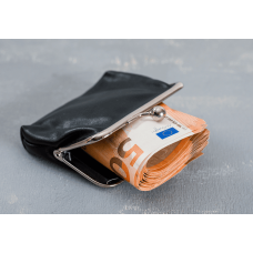 Какие страны больше всего зависят от наличных